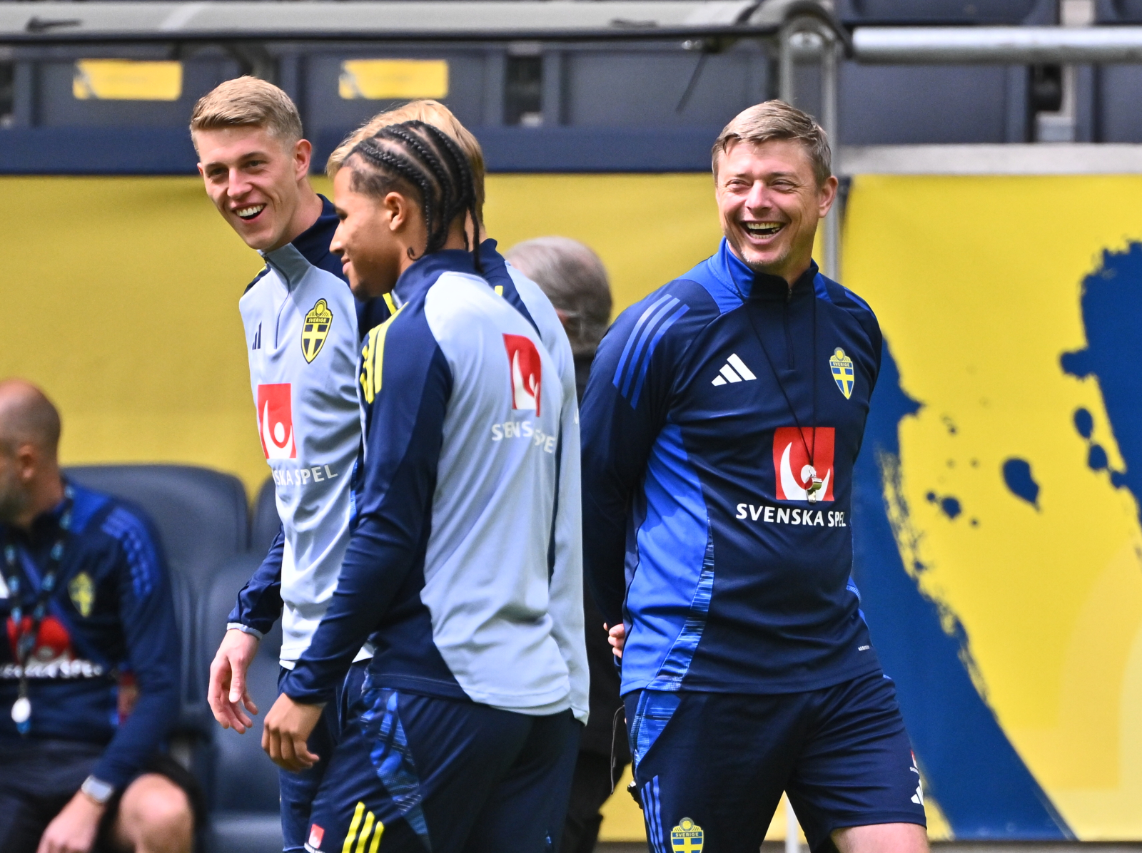 Förbundskapten Jon Dahl Tomasson ser fram emot att få träffa spelarna och ladda för de kommande matcherna. Foto: Claudio Bresciani / TT