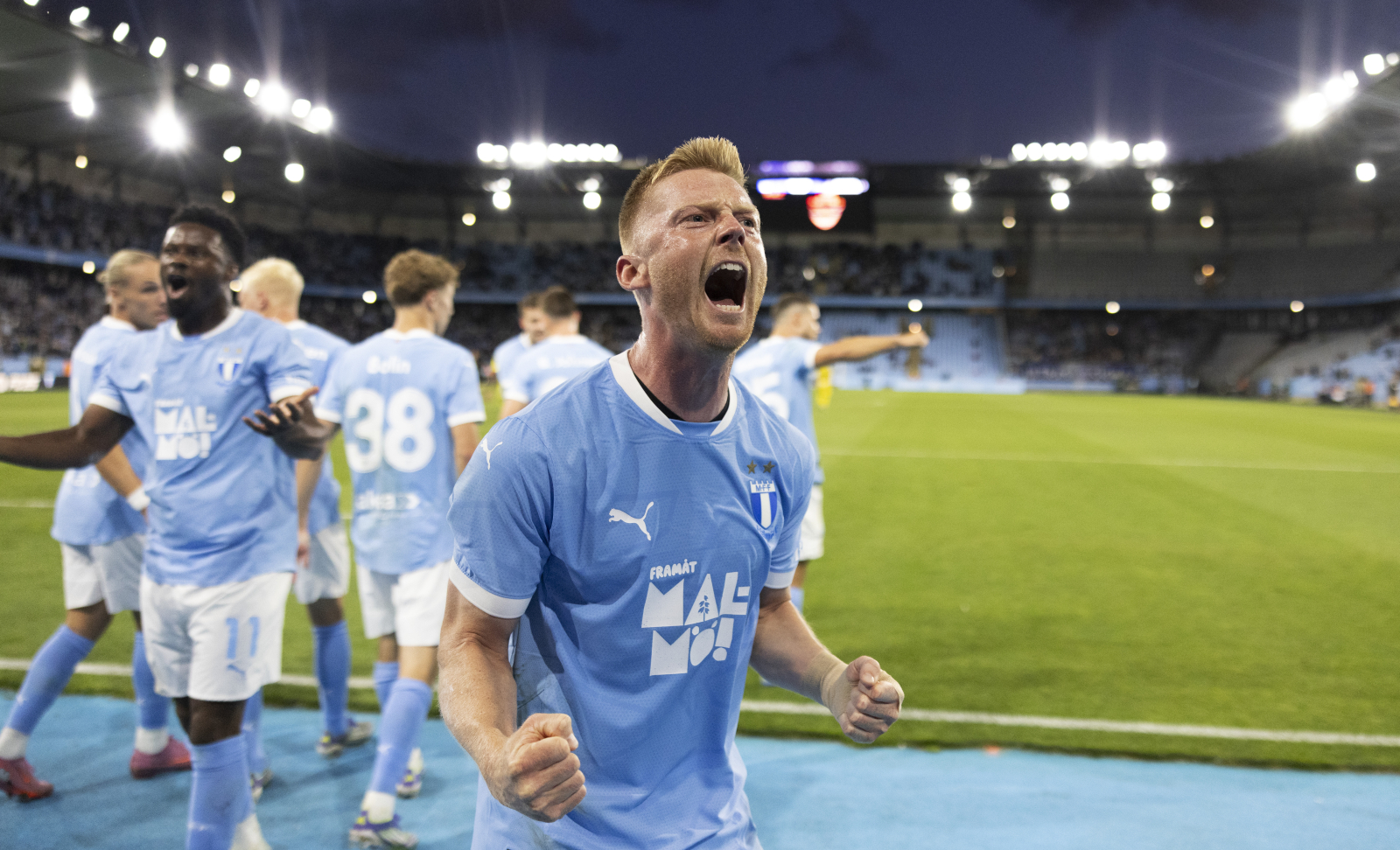 Malmö FF:s Anders Christiansen, jublar efter avancemanget till Europa League i höst.Olomouc . Foto: Andreas Hillergren / TT /