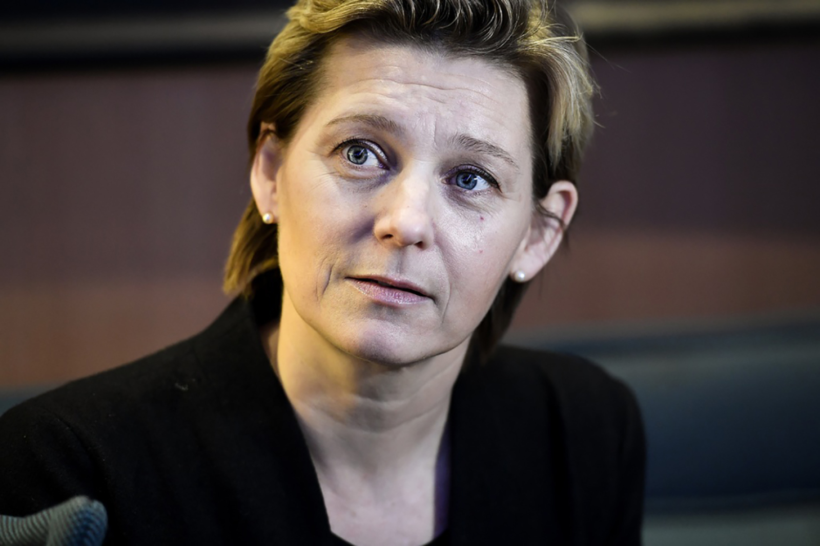 Ishockeyns supporterunion fruktar att partnerskapet med Red Bull är ett första steg för att riva upp 51 procentsregeln. Nu hårdnar striden mellan anhängarna och idrotten. SHL:s vd vd Jenny Silfverstrand tillbakavisade de påståendena med kraft.