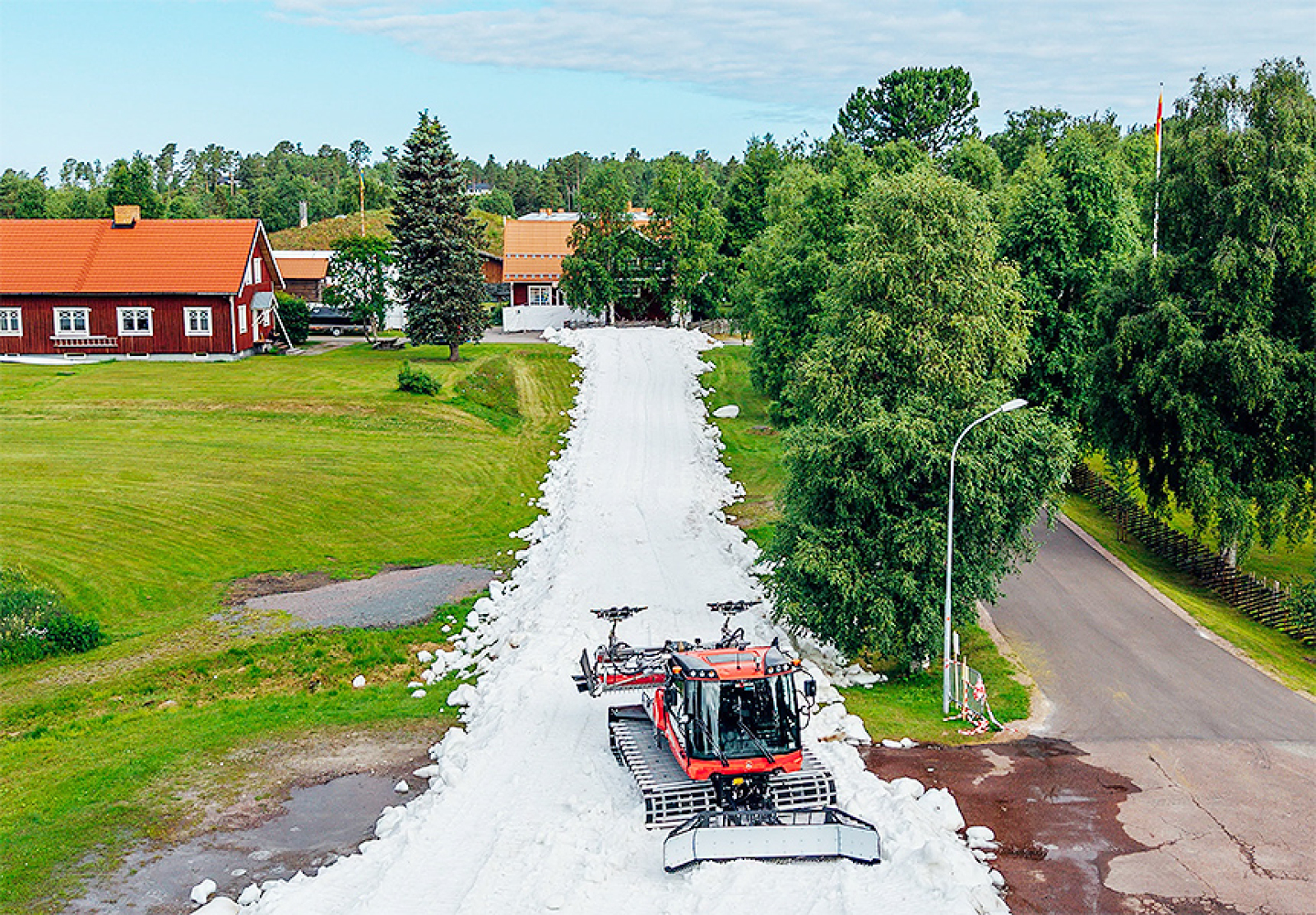 Skidtävling i idre under brännande sol