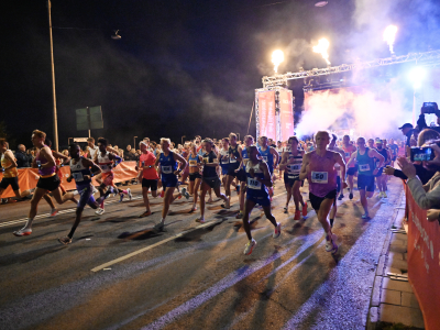 Starten av Midnattsloppet vid Zinkensdamm på Södermalm på lördagskvällen. Foto: Henrik Montgomery / TT