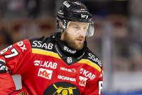 Linus Omark är tillbaka och förhoppningen är att laget vaknar med hans entre. Foto: Fredrik Sundvall / TT