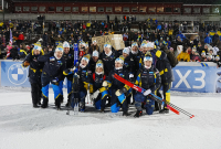 Det svenska laget efter herrarnas 12,5 km jaktstart vid världscuptävlingarna i skidskytte på Östersunds skidstadion i Östersund på lördagen. Foto: Björn Larsson Rosvall / TT