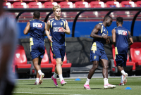 Svenska fotbollslandslaget fortsätter förberedelserna inför vad som väntar - match mot Tunisien, till att börja med. kl 04 natten mot måndag i SVT för alla som är vakna.Foto: Björn Larsson Roswall/TT