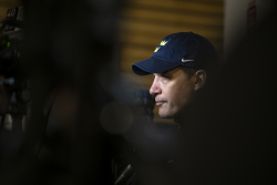 konfunderad och besviken. Sam Hallams tid som förbundskapten blev inte särskilt lyckosam. Foto: Anders Wiklund, TT