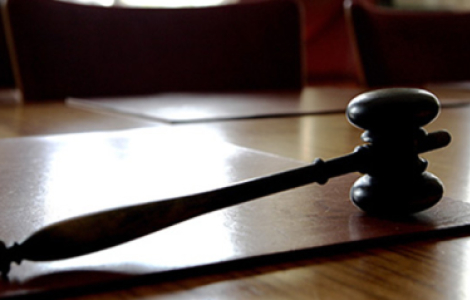 beslutsfattarna - starkt representerade, men tämligen tystlåtna i svensk idrott, till nackdel för den levande idrotten.