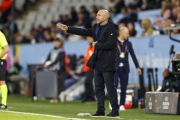 Pekade fel. Malmös tränare Henrik Rydström under onsdagens fotbollsmatch i Europa League mot FF och PFK Ludogorets Razgrad som slutade med förlust. En match som blevhans sista Foto: Andreas Hillergren / TT
