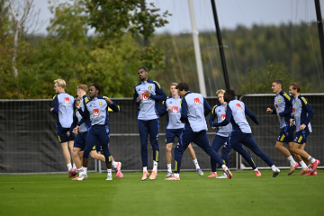 Fotbollslandslaget i en sista finslipning inför matchen mot Kosovo- det som ska bli landslagets första steg mot VM 2026 i USA. Foto: Pontus Lundahl / TT