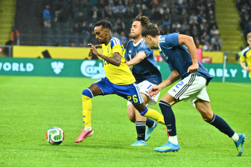 Här har vi jokern. Taha Abdi Ali spelar fram bollen till 2-1 målet Foto: Claudio Bresciani / TT